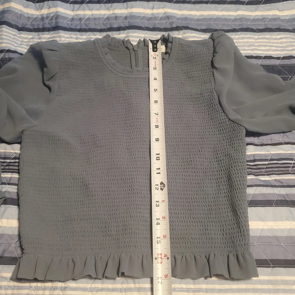 Aritzia Wilfred Size S Temptest Smocked Cropped Blouse in Granite Blue TINY FLAW